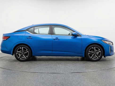 Used 2025 Nissan Sentra SV image 11