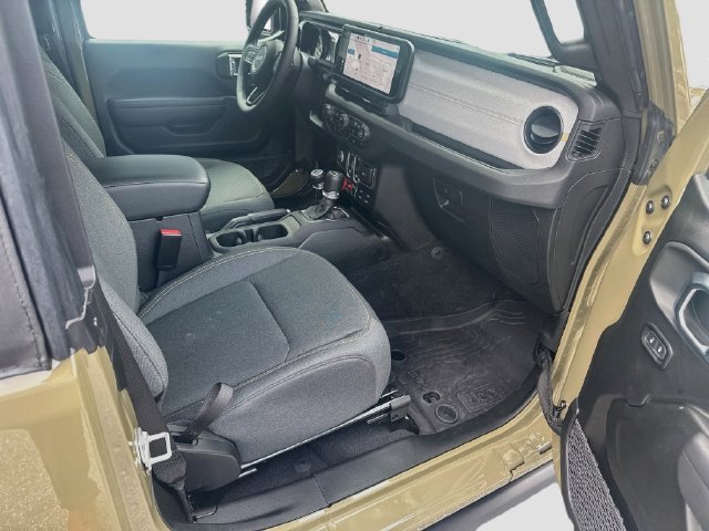 Used 2025 Jeep Wrangler Sport AWD/4WD image 22