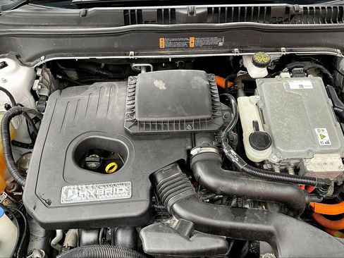 Used 2020 Ford Fusion SE FWD image 29
