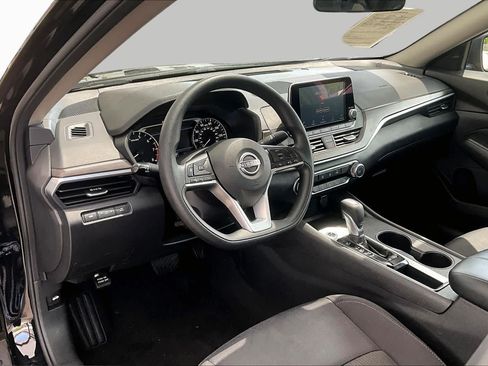 Certified 2025 Nissan Altima 2.5 SV FWD image 17