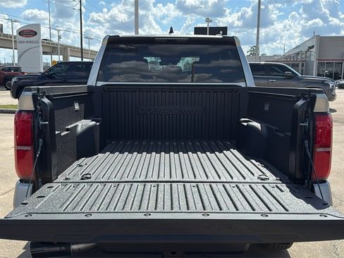 New 2025 Toyota Tacoma SR5 image 7