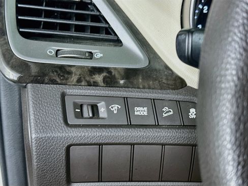 Used 2017 Hyundai Santa Fe Sport FWD image 17