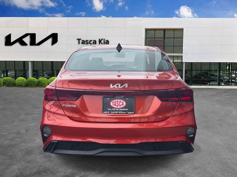 Used 2023 Kia Forte LXS FWD image 5