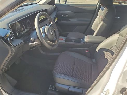 Certified 2025 Nissan Kicks SR image 14