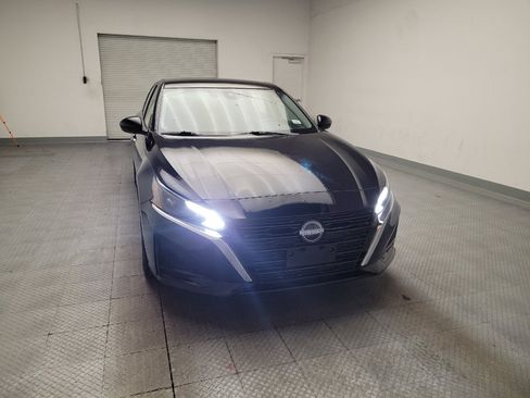 Used 2023 Nissan Altima 2.5 SV FWD image 14