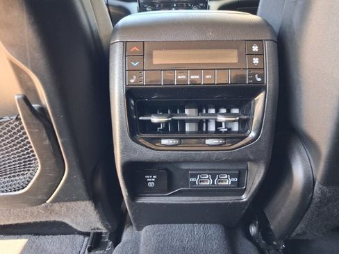 Used 2020 Jeep Grand Cherokee Altitude AWD/4WD image 20