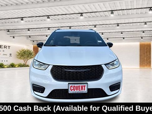 New 2026 Chrysler Pacifica Select w/ S Appearance Package FWD image 2