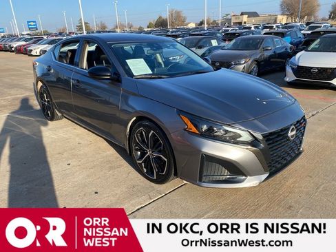 Used 2025 Nissan Altima 2.5 SR image 7