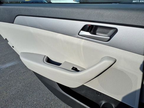 Used 2019 Hyundai Sonata SE image 11