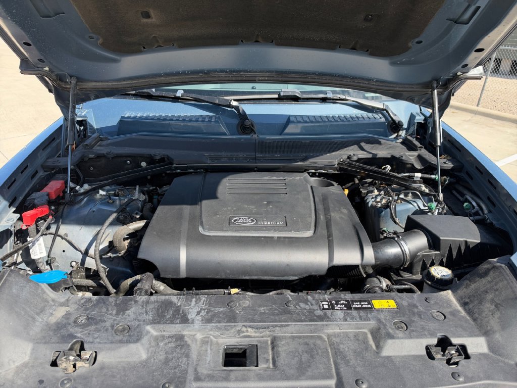 Used 2025 Land Rover Defender 110 S AWD/4WD image 19