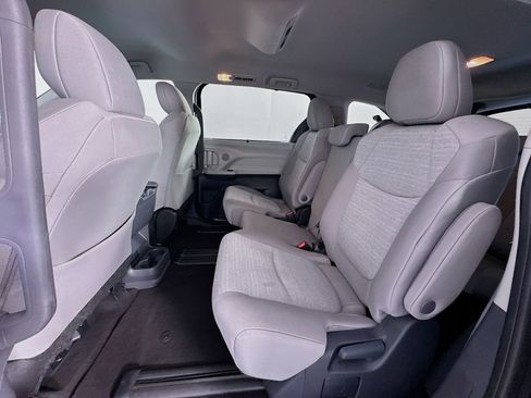Used 2024 Toyota Sienna LE image 26