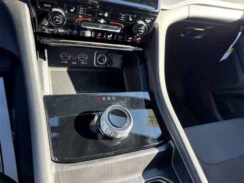 New 2025 Jeep Grand Cherokee Laredo X image 19
