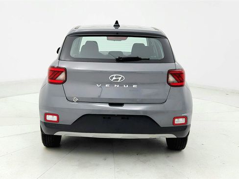 Used 2020 Hyundai Venue SE FWD image 4