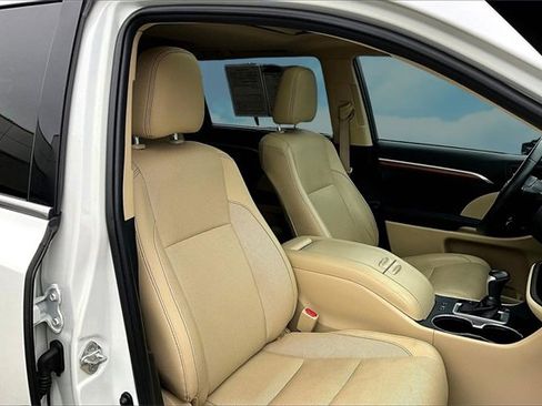 Used 2019 Toyota Highlander Limited image 7