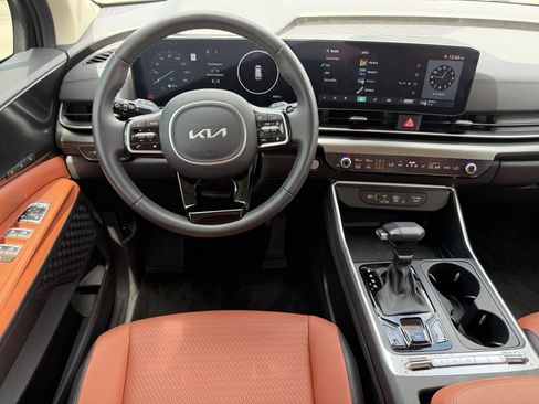 Used 2026 Kia Carnival SX FWD image 18