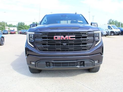 Used 2022 GMC Sierra 1500 Elevation w/ Elevation Premium Package AWD/4WD image 8