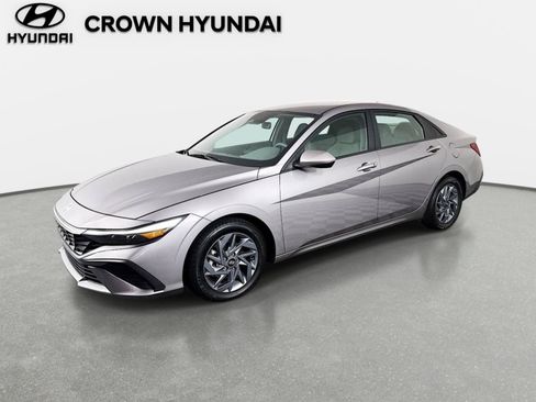 Used 2024 Hyundai Elantra Blue FWD image 1