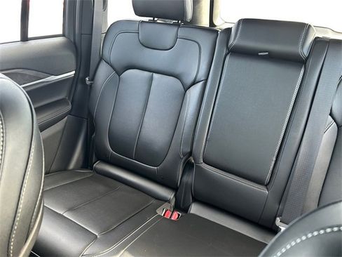 Used 2025 Jeep Grand Cherokee Limited 4xe image 8