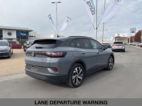 Used 2023 Volkswagen ID.4 Pro image 4