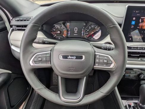 Used 2025 Jeep Compass Limited AWD/4WD image 18