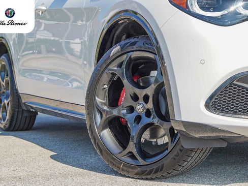 New 2025 Alfa Romeo Stelvio Sprint w/ Veloce Package AWD/4WD image 2