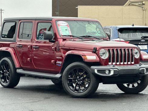Used 2021 Jeep Wrangler Unlimited Sahara image 2