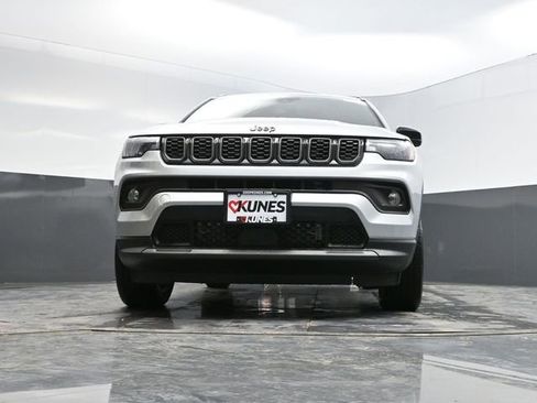 New 2026 Jeep Compass Latitude AWD/4WD image 39