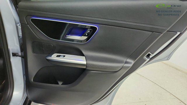 Used 2025 Mercedes-Benz GLC 300 4MATIC image 42