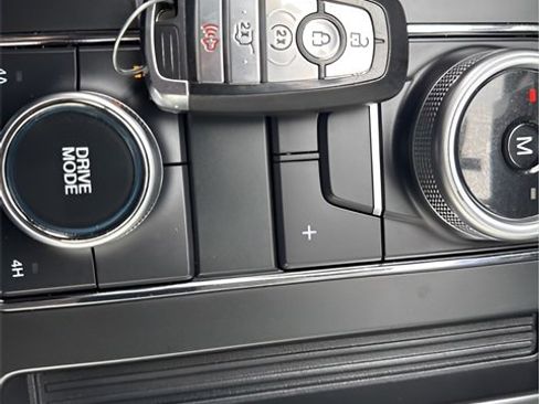 Used 2024 Ford Expedition XLT image 37