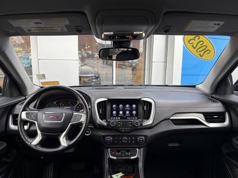 Used 2023 GMC Terrain SLT image 16