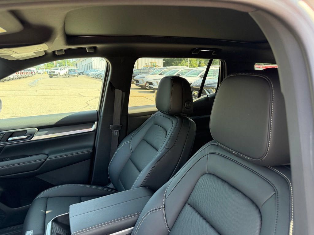 New 2027 GMC Terrain Elevation w/ Elevation Premium Package AWD/4WD image 14