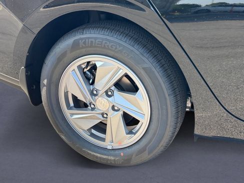 New 2026 Hyundai Elantra SE FWD image 9