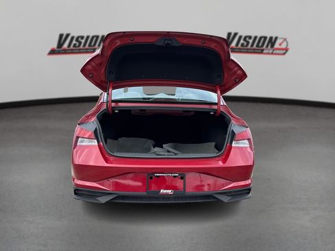 Used 2021 Hyundai Elantra SEL image 11