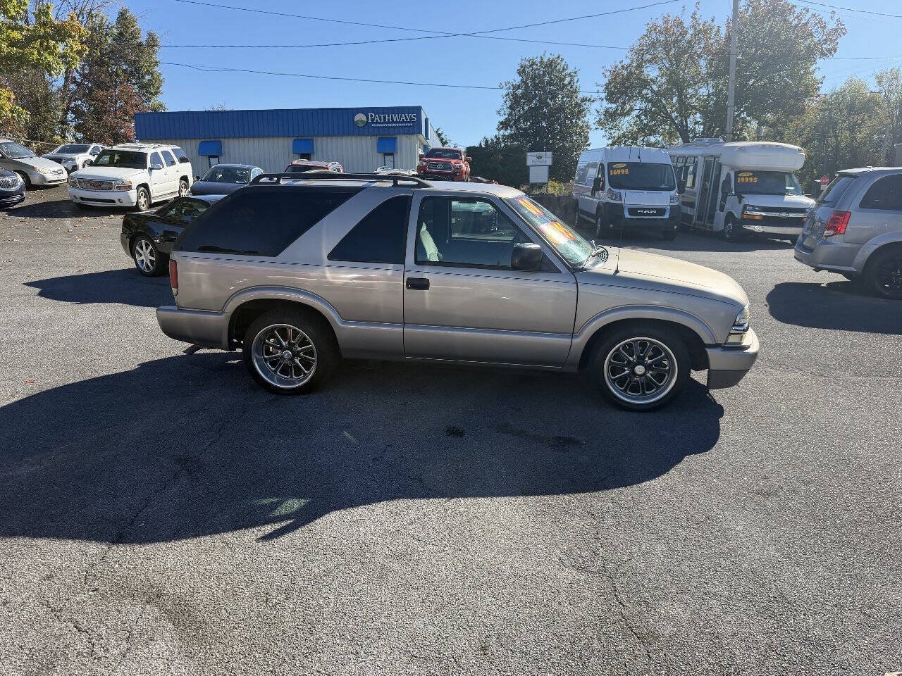 Used 2000 Chevrolet Blazer LS w/ LS Preferred Equipment Group RWD image 5