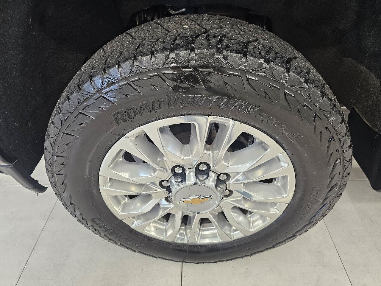 Used 2023 Chevrolet Silverado 3500 High Country w/ Z71 Off-Road Package AWD/4WD image 34