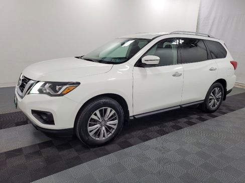 Used 2020 Nissan Pathfinder S AWD/4WD image 2