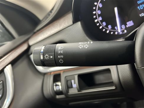 Used 2019 Cadillac XTS Luxury image 13