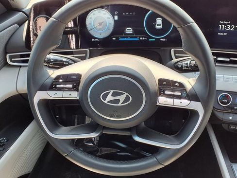 Used 2025 Hyundai Elantra Limited FWD image 15