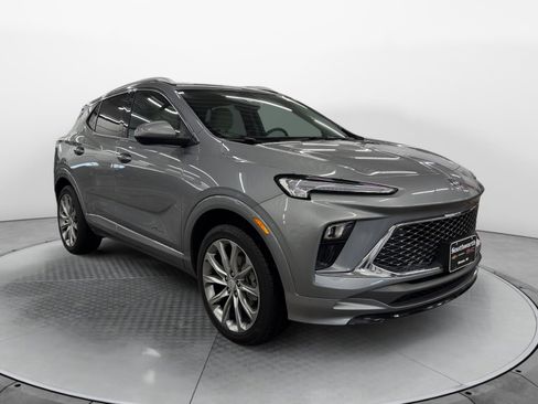 Used 2024 Buick Encore GX Avenir image 4