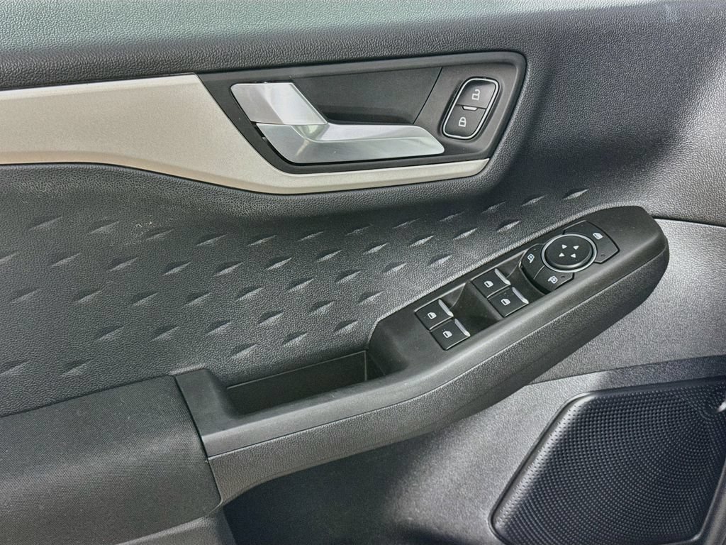 Used 2020 Ford Escape SE FWD image 20