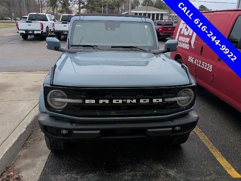 Used 2022 Ford Bronco Outer Banks image 8