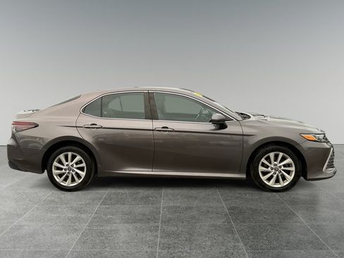 Used 2021 Toyota Camry LE AWD/4WD image 6