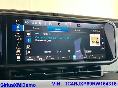 Used 2024 Jeep Wrangler Unlimited Sahara w/ Technology Group AWD/4WD image 42