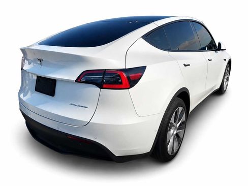 Used 2021 Tesla Model Y Long Range AWD/4WD image 2