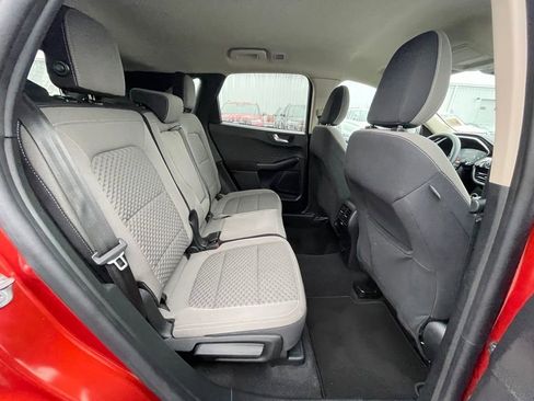 Used 2020 Ford Escape SE image 24