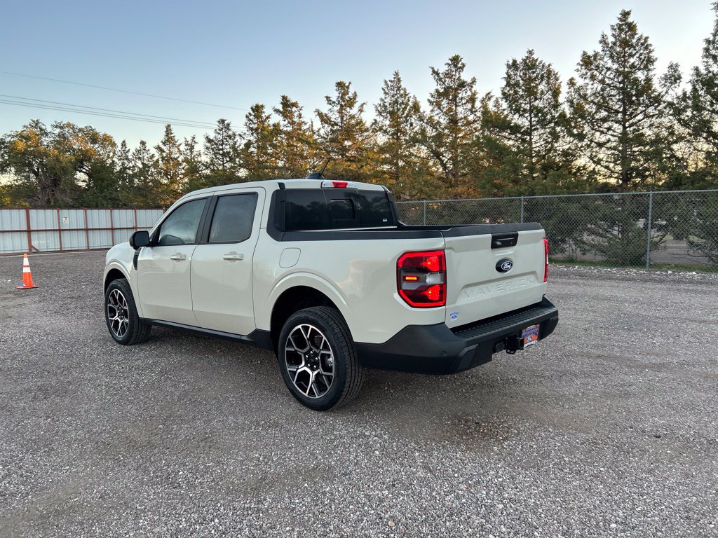 Used 2025 Ford Maverick Lariat w/ 4K Tow Package AWD/4WD image 4