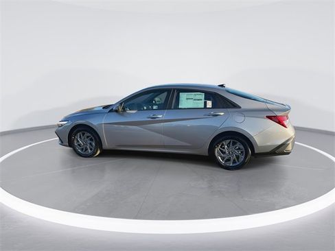 New 2026 Hyundai Elantra Blue image 5