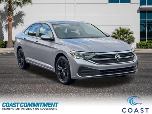 Used 2023 Volkswagen Jetta SE FWD image 3