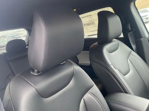 New 2026 Jeep Compass Limited image 28