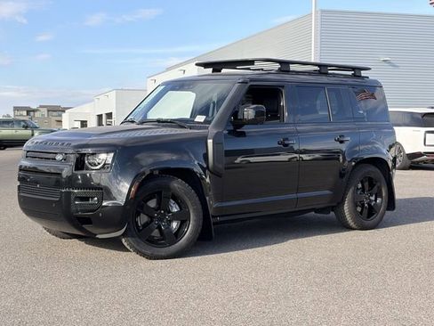 Used 2024 Land Rover Defender 110 X-Dynamic SE AWD/4WD image 3